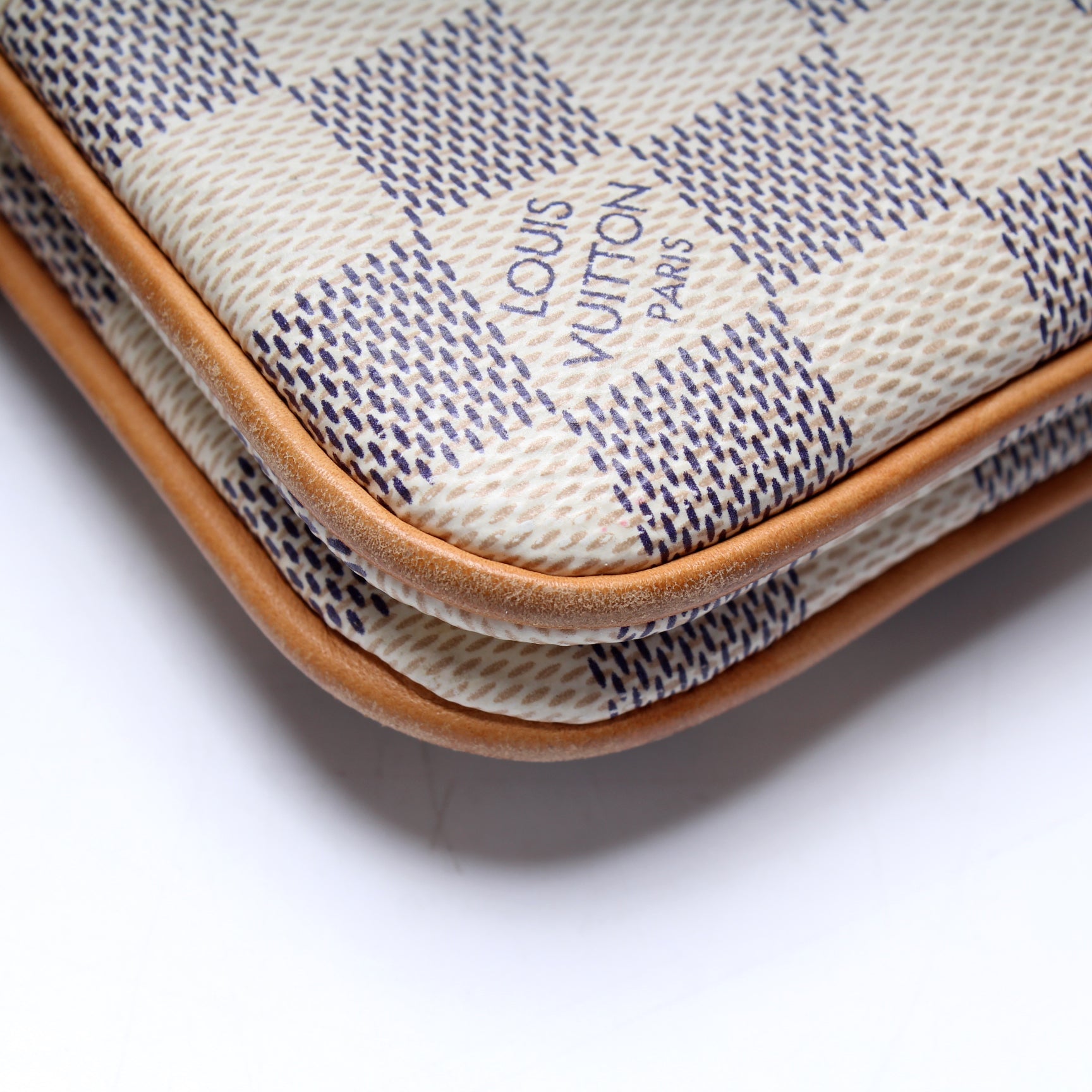Louis Vuitton Double Zip Pochette Damier Azur Canvas and Cowhide Leath –  EliteLaza