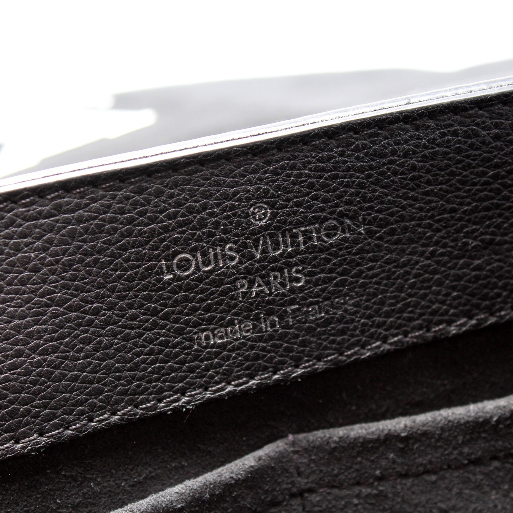 Louis Vuitton® Lockme Ever MM  Louis vuitton, Louis vuitton store