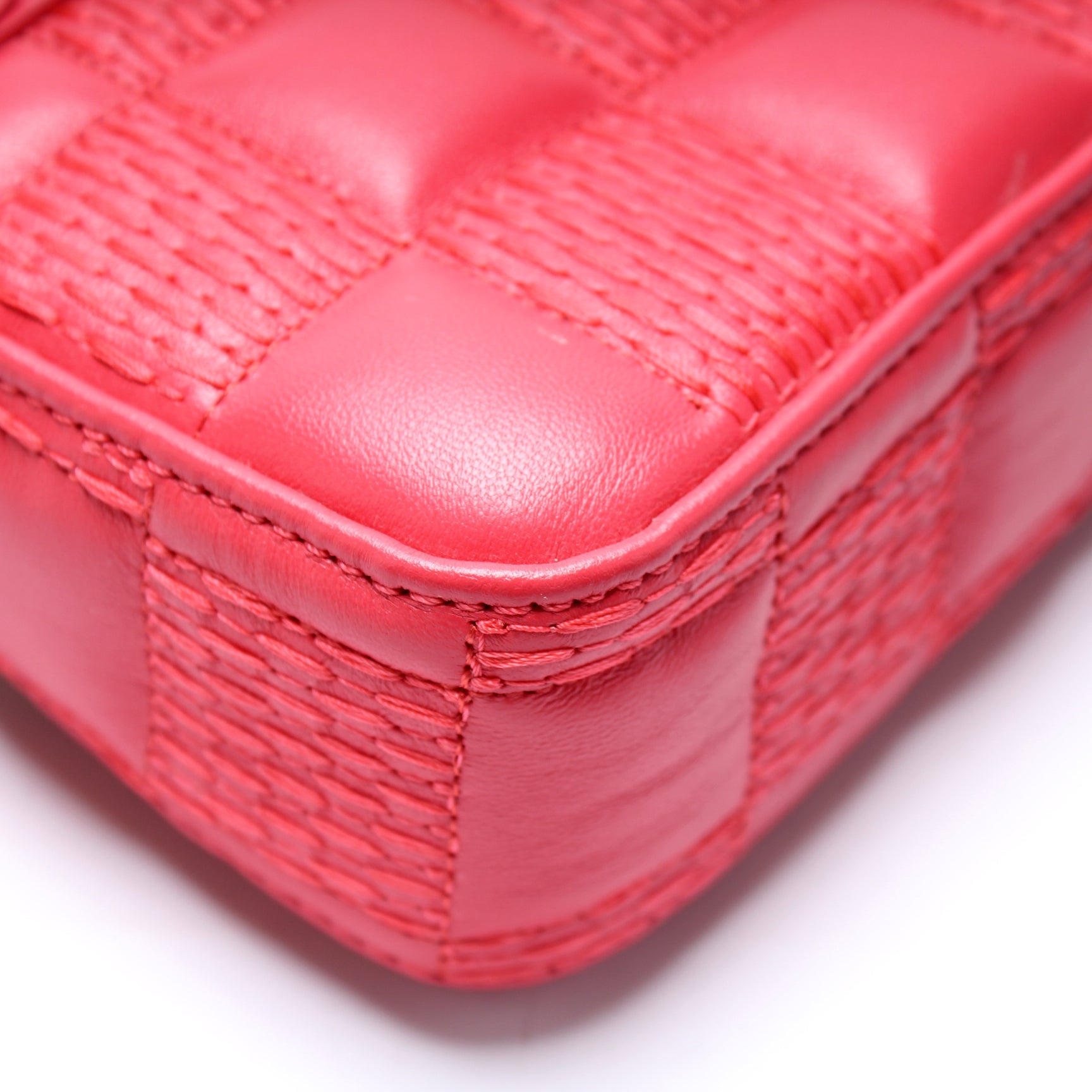 Louis Vuitton Pochette Troca Damier Quilted Lambskin MM Pink 2217618