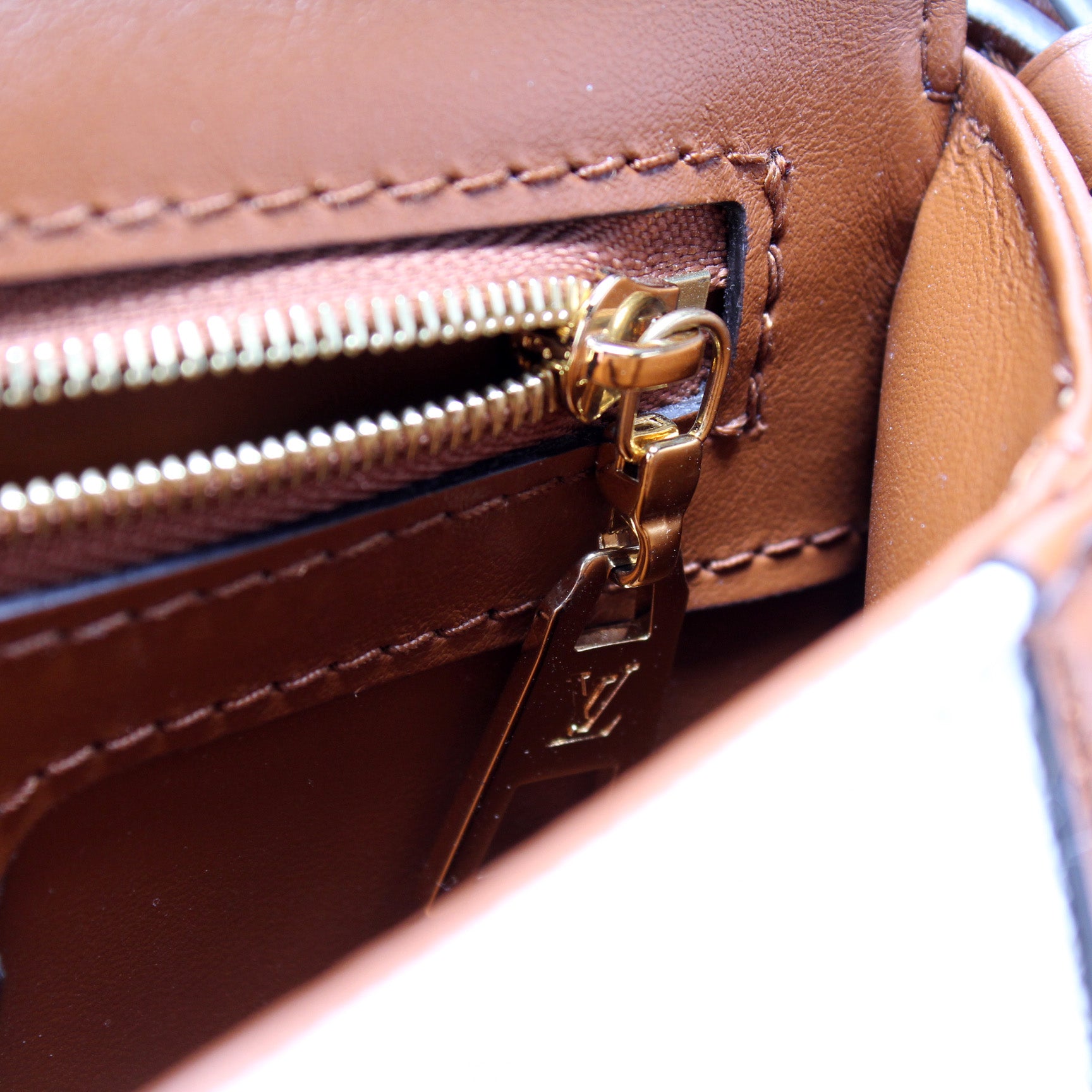 Pont 9 Soft MM Canvas – Keeks Designer Handbags