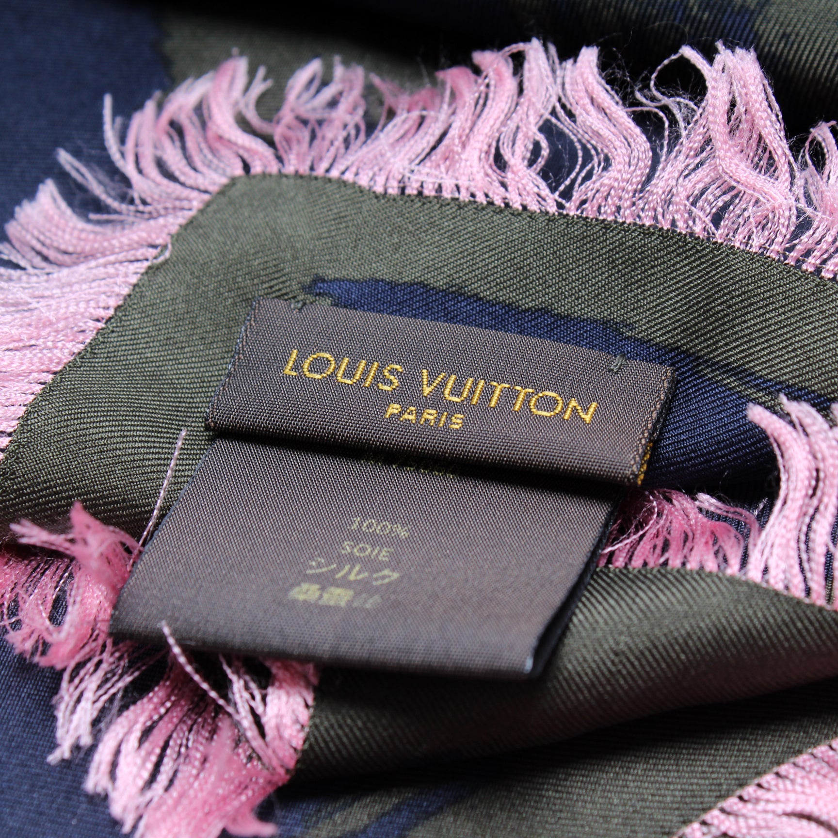 Authentic LOUIS VUITTON Silk Wool Monogram Arty Shawl Pink!