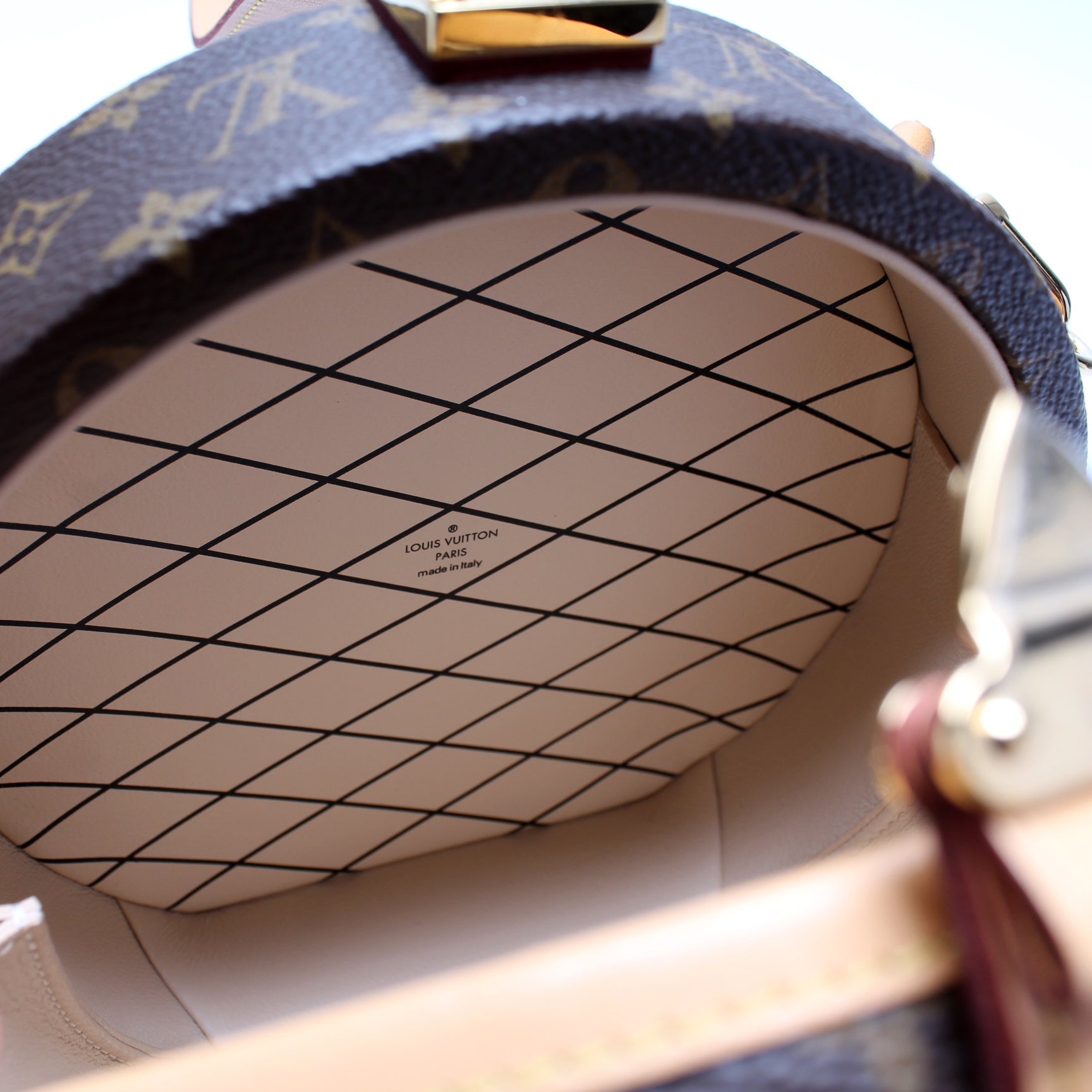 Petite Boite Chapeau Monogram Canvas - Handbags