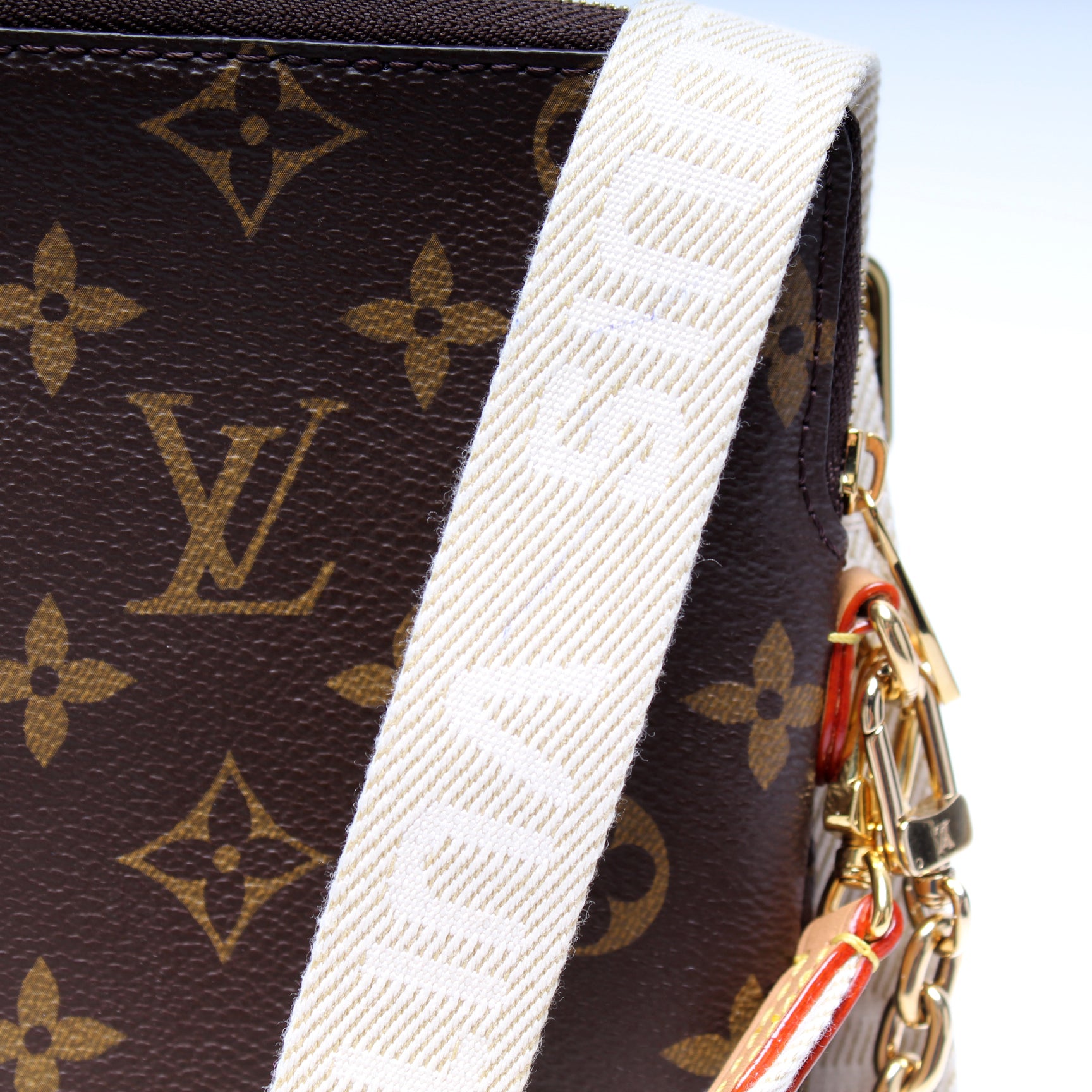 Louis Vuitton Monogram Utility Phone Sleeve - LVLENKA Luxury Consignment