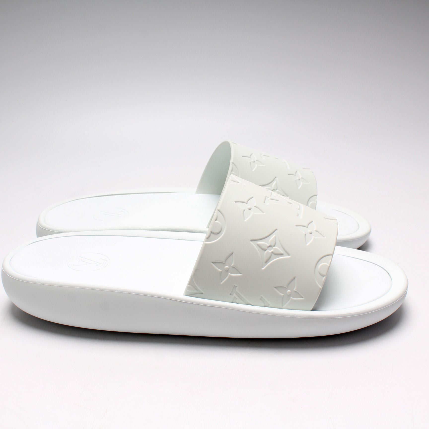 Louis Vuitton - Authenticated Waterfront Sandal - Rubber White For Man, Very Good condition