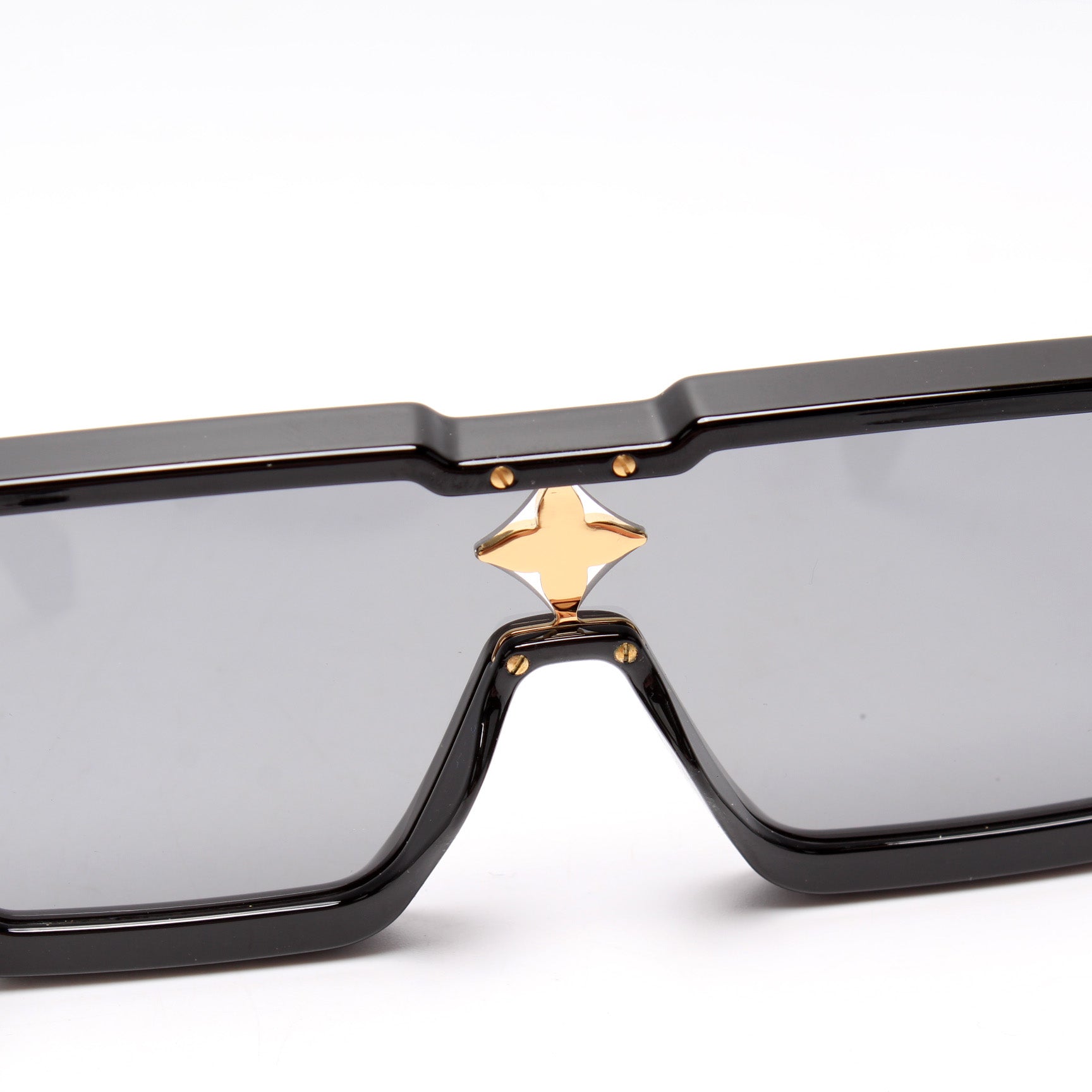 Louis Vuitton Sunglasses (Z1578W)