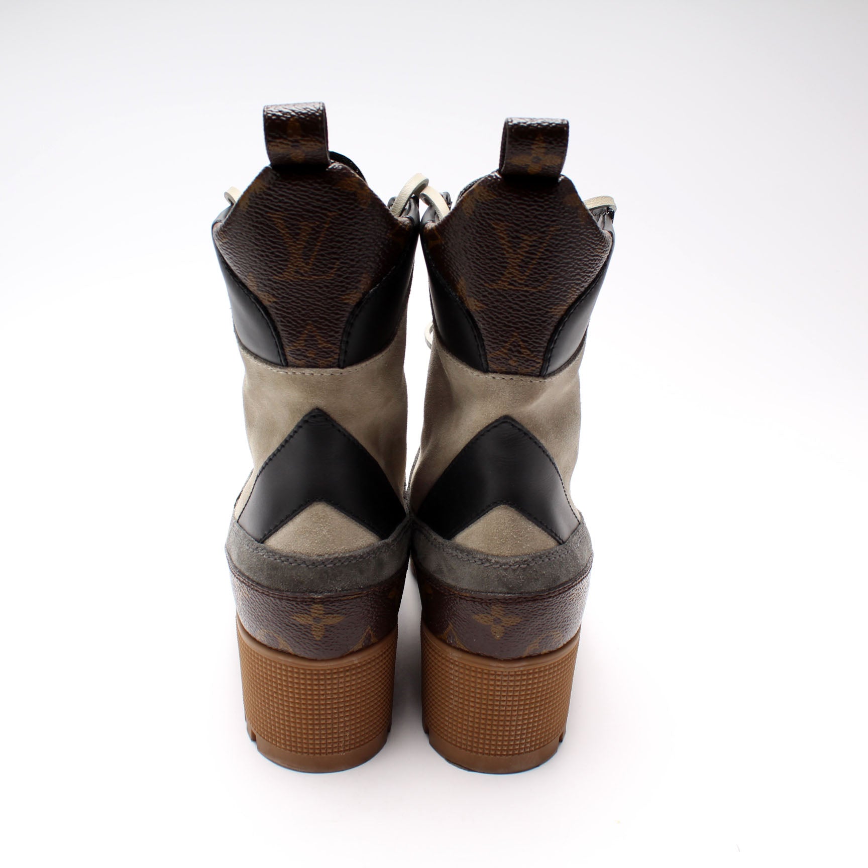 Laureate Desert Boots Size 42 – Keeks Designer Handbags