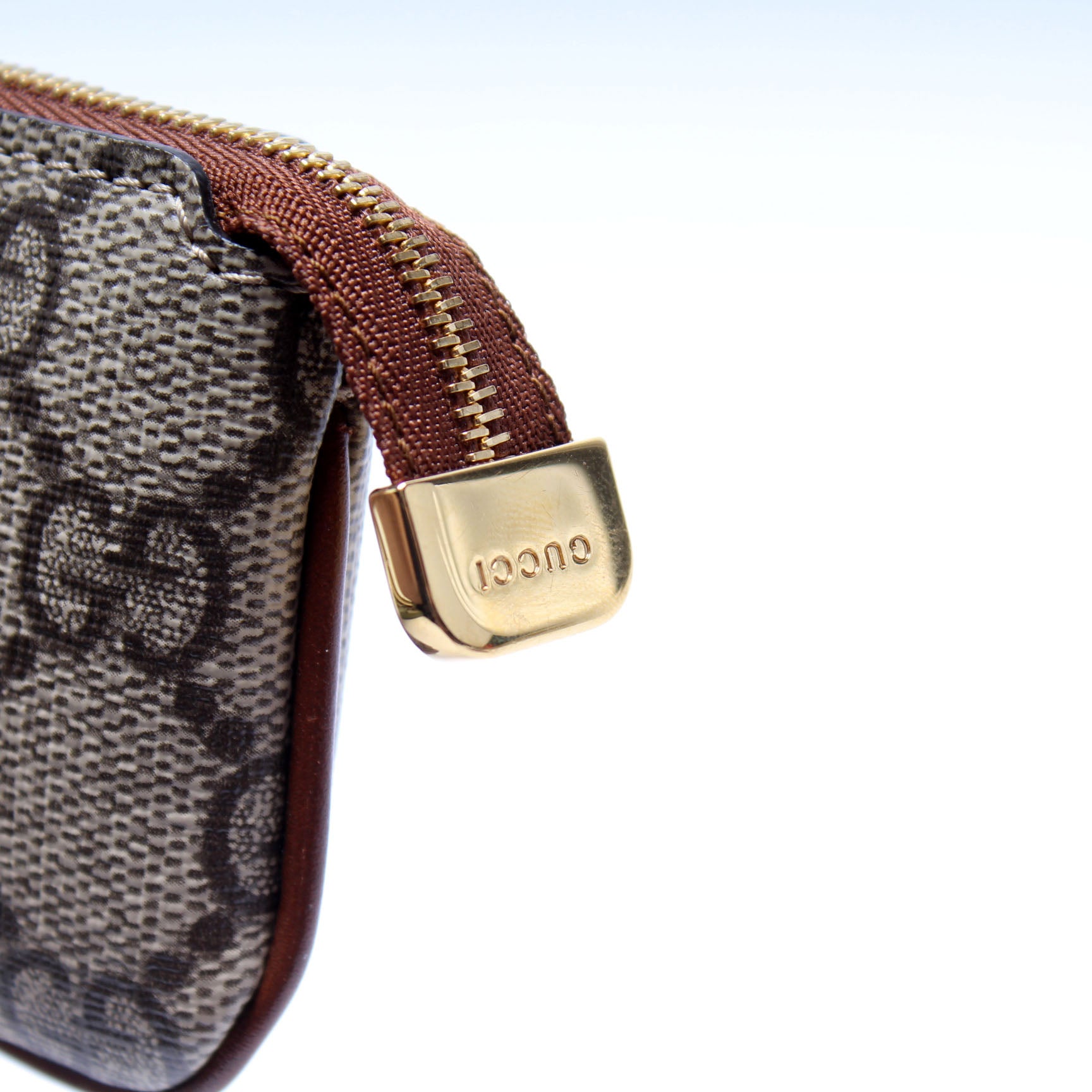 447964 GG Supreme Key Case – Keeks Designer Handbags