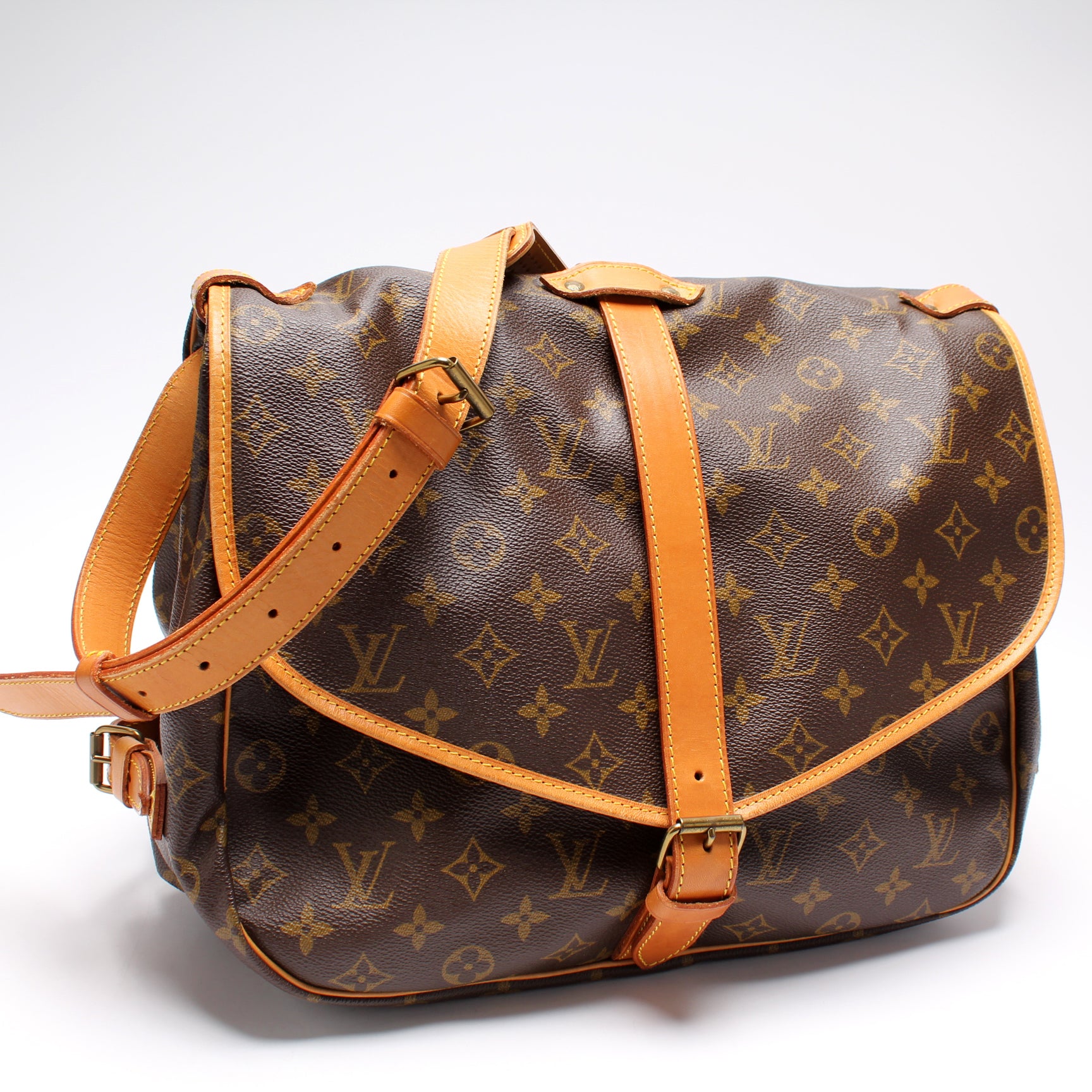 Louis Vuitton Saumur 35 Shoulder Bag - Farfetch