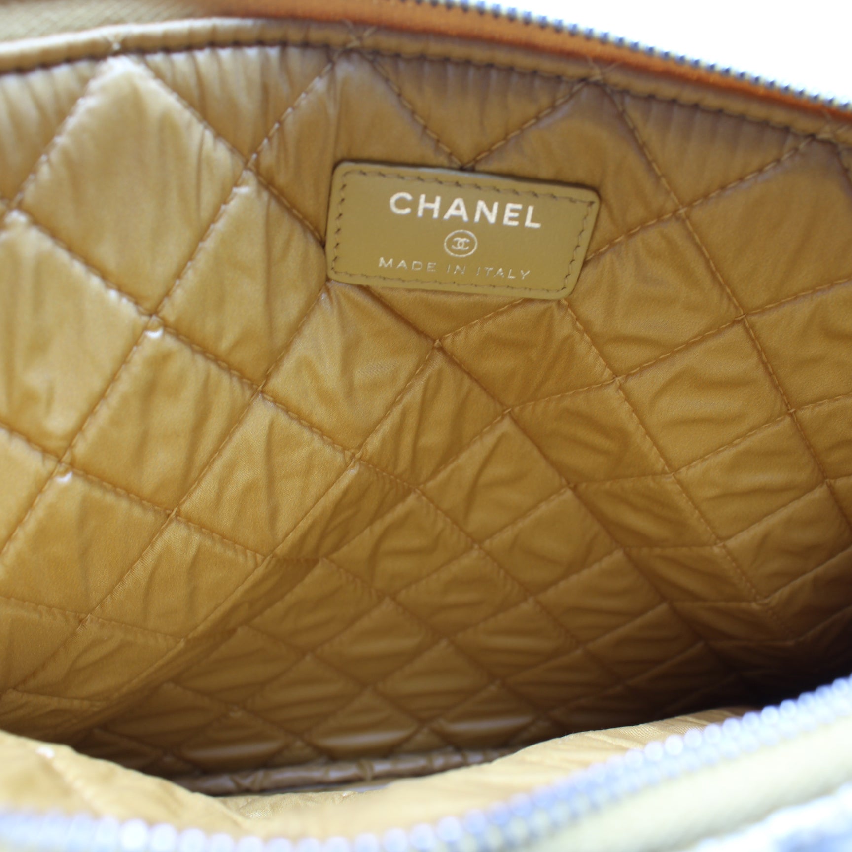 Deauville O Case Medium 25M – Keeks Designer Handbags