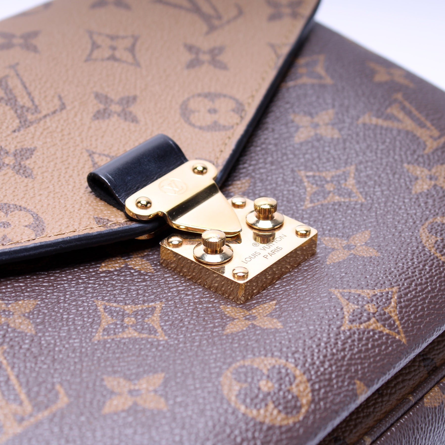 Pochette Milla MM Monogram – Keeks Designer Handbags