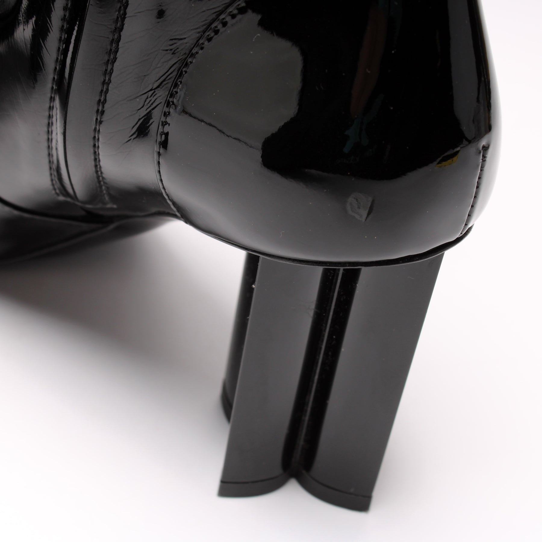 Louis Vuitton Silhouette Ankle Boot BLACK. Size 38.5