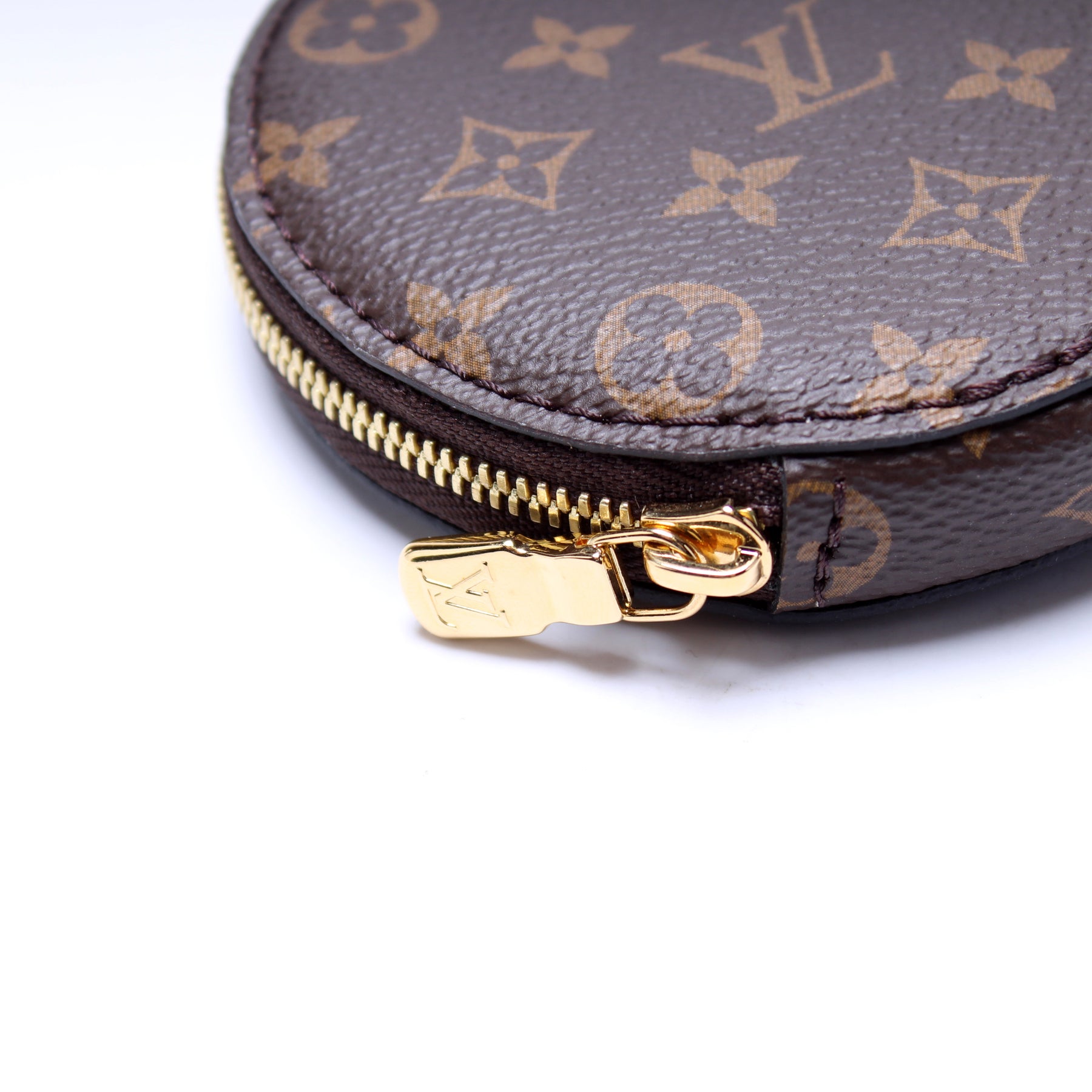 Pochette Accessories Round Coin Monogram – Keeks Designer Handbags