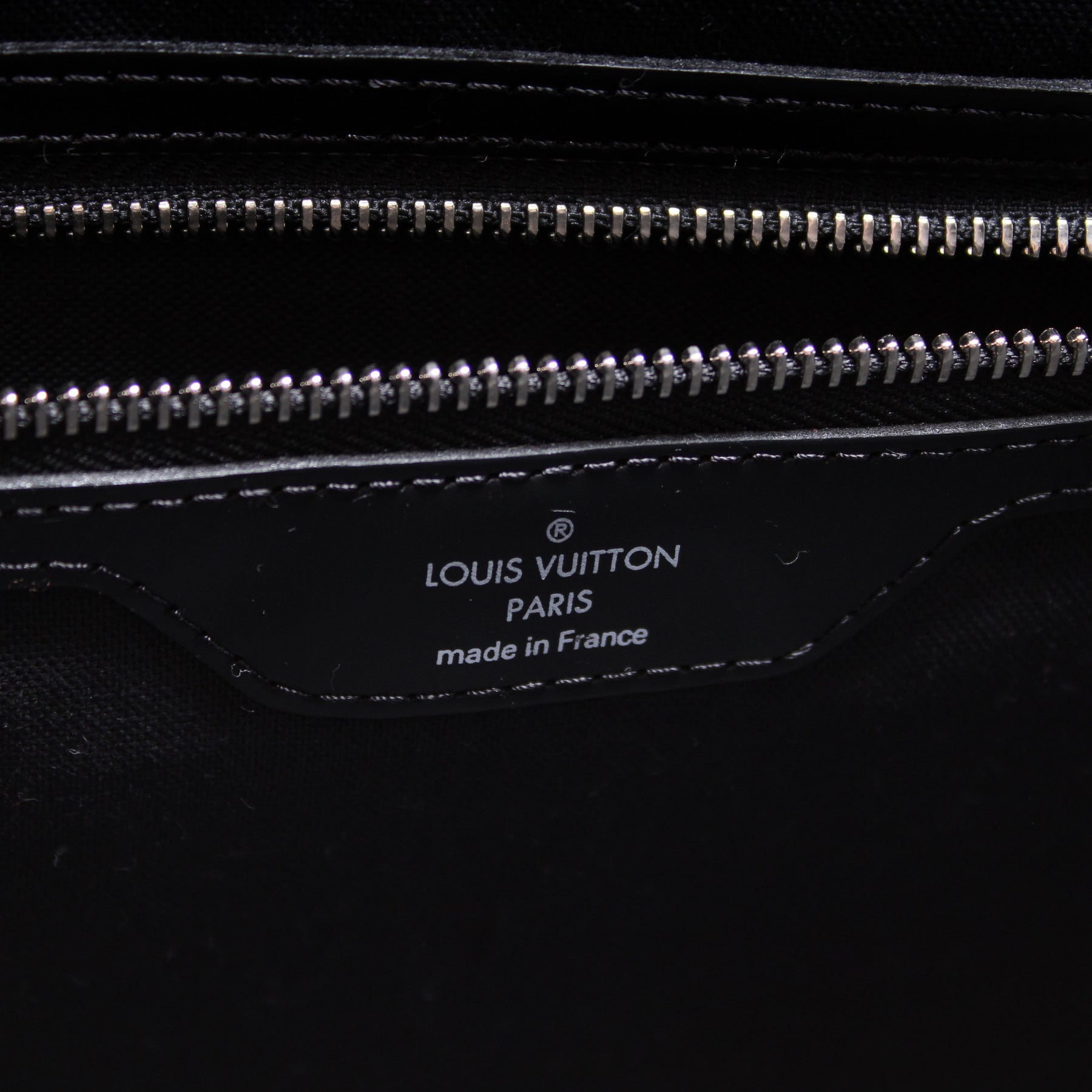 Authenticated Louis Vuitton Damier Graphite Neo Greenwich Black