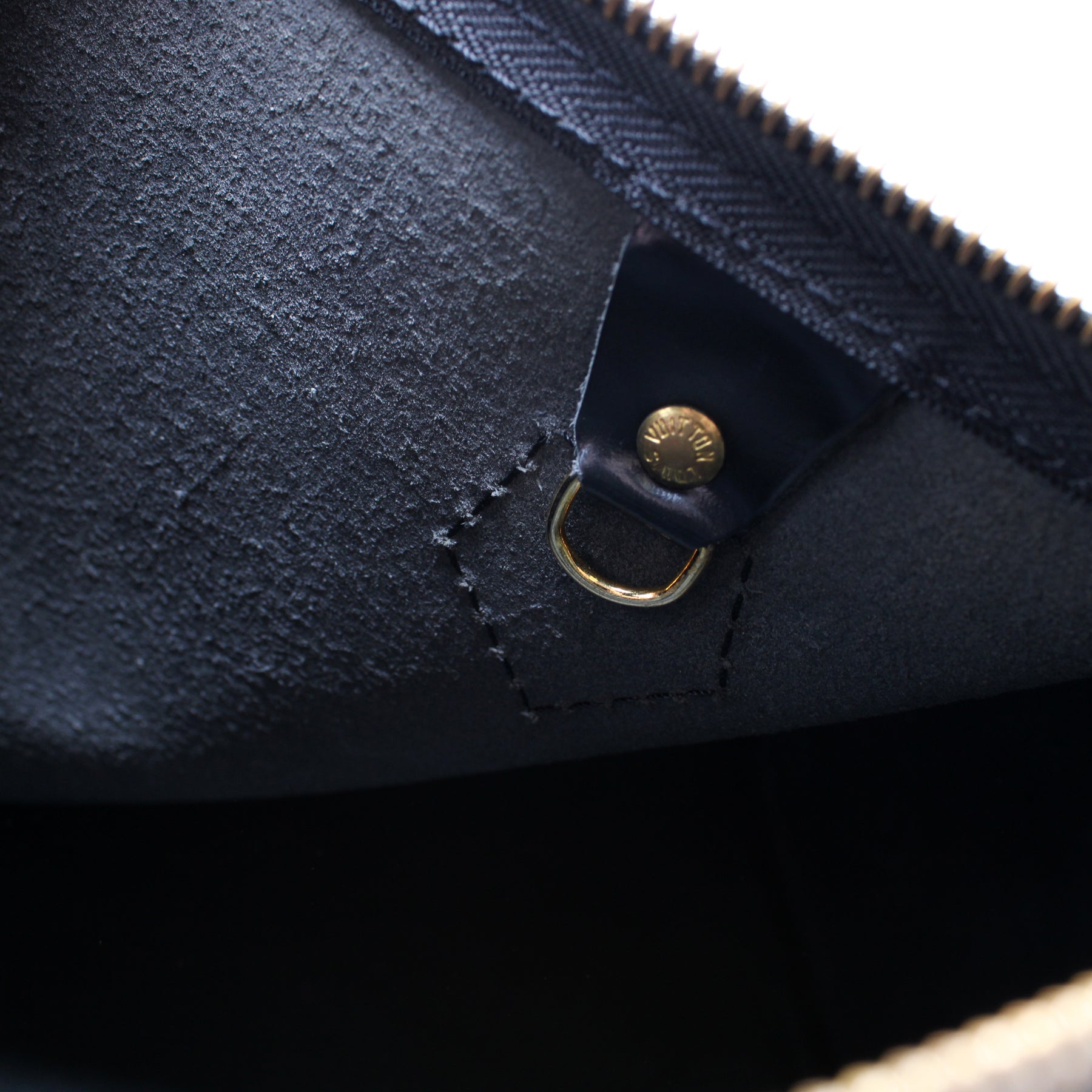 NTWRK - Louis Vuitton Black Epi Leather Speedy 30 Satchel Sku# 64242
