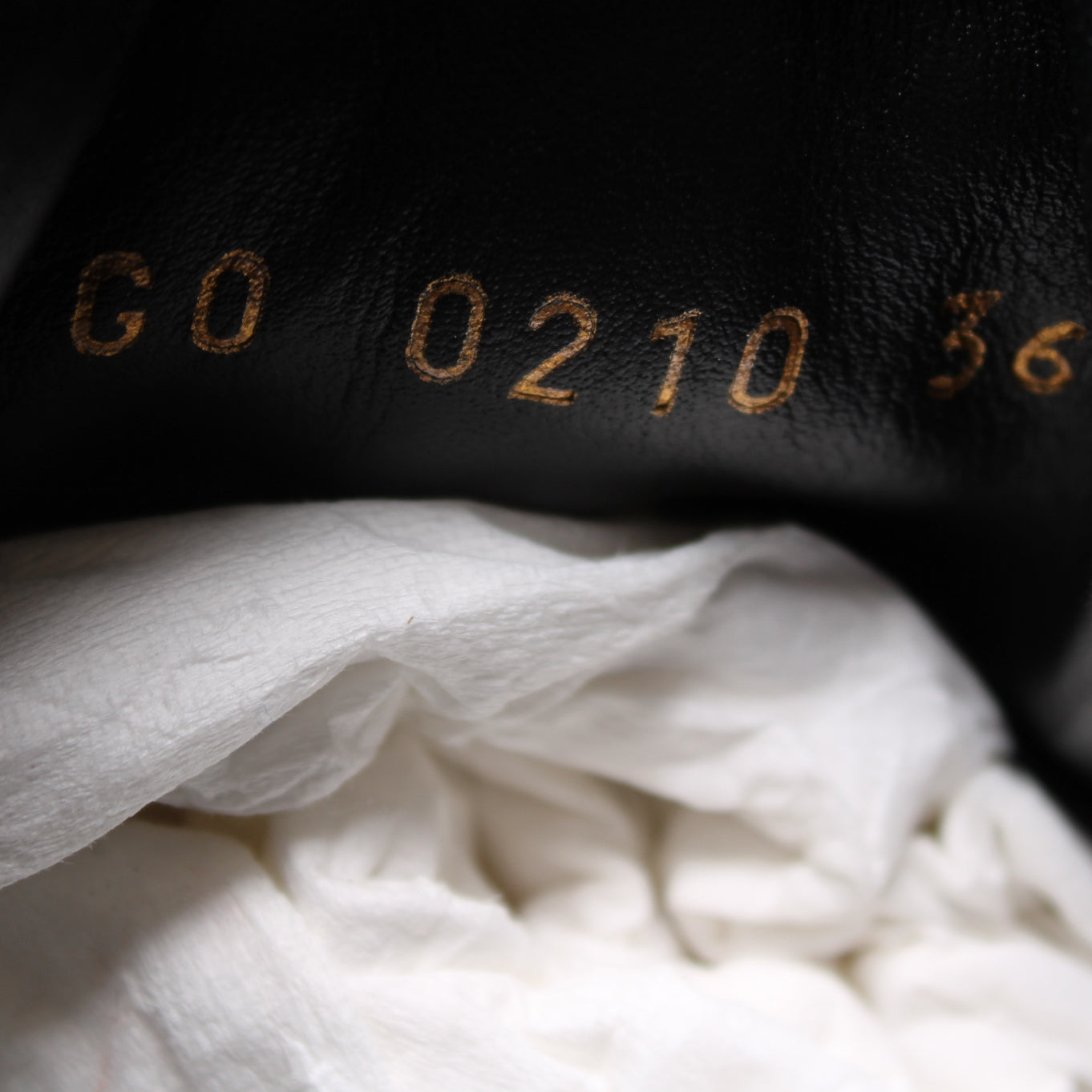 Run Away Sneakers Size 37.5 – Keeks Designer Handbags