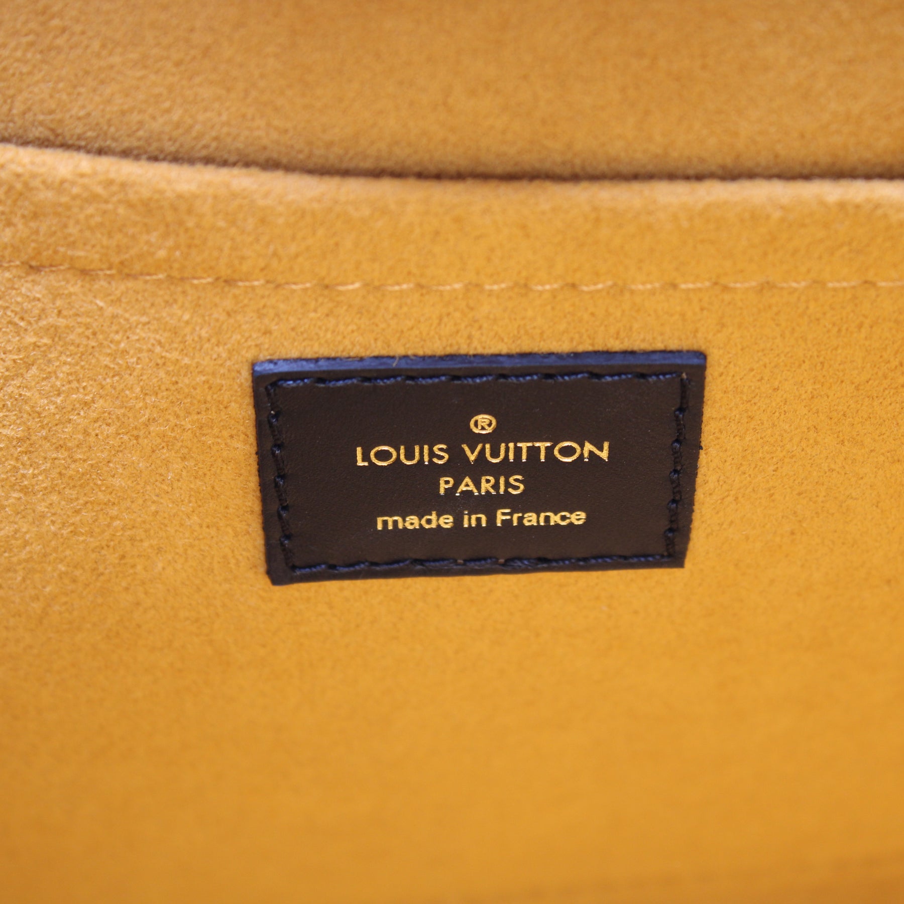 Louis Vuitton on My Side mm Galet Calf