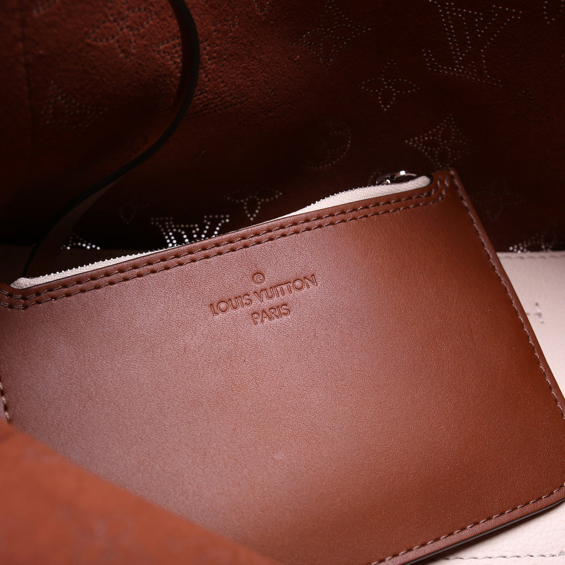 Louis-Vuitton-Monogram-Mahina-Hina-PM-2Way-Bag-Brume-M55551 –  dct-ep_vintage luxury Store