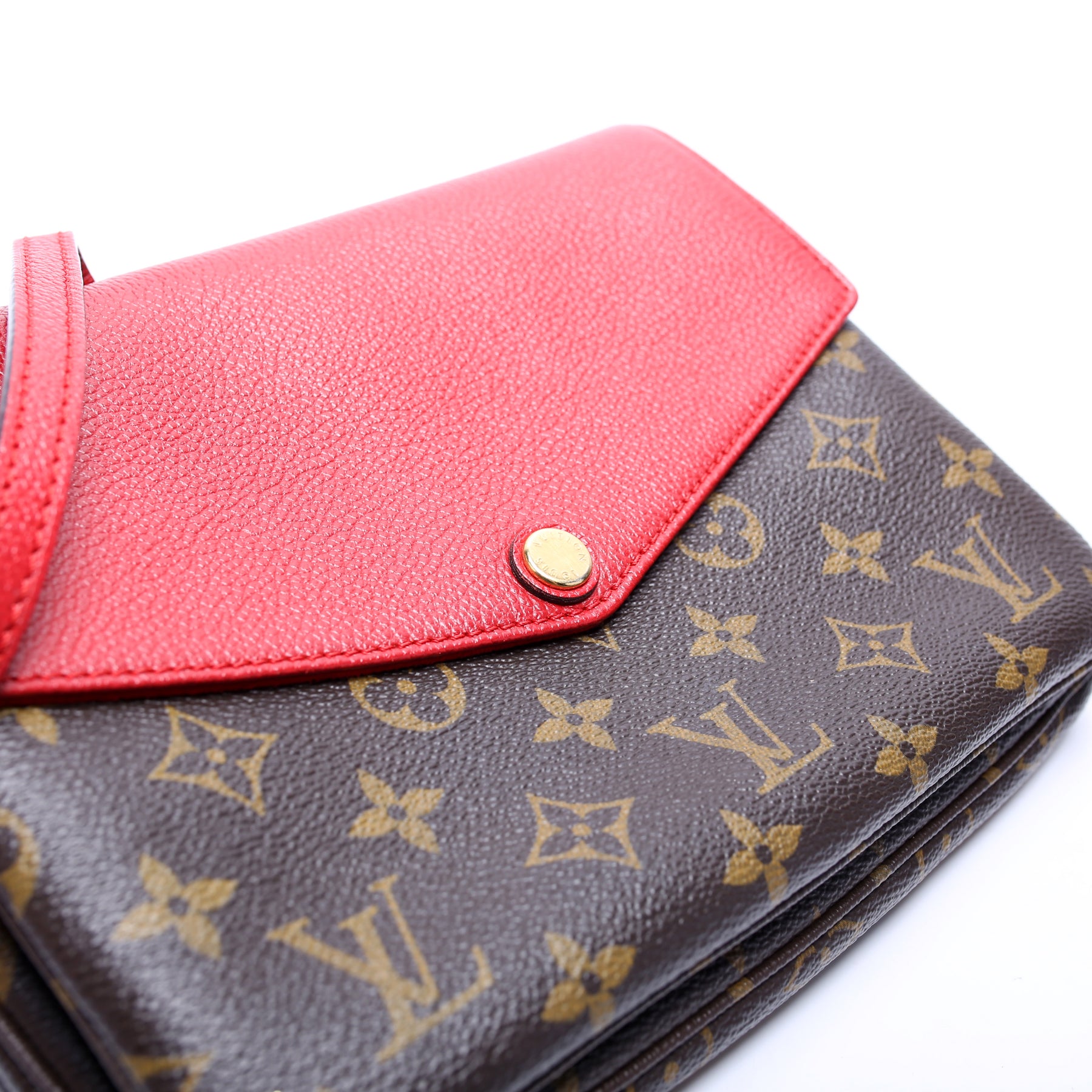 Pochette Twice Monogram – Keeks Designer Handbags