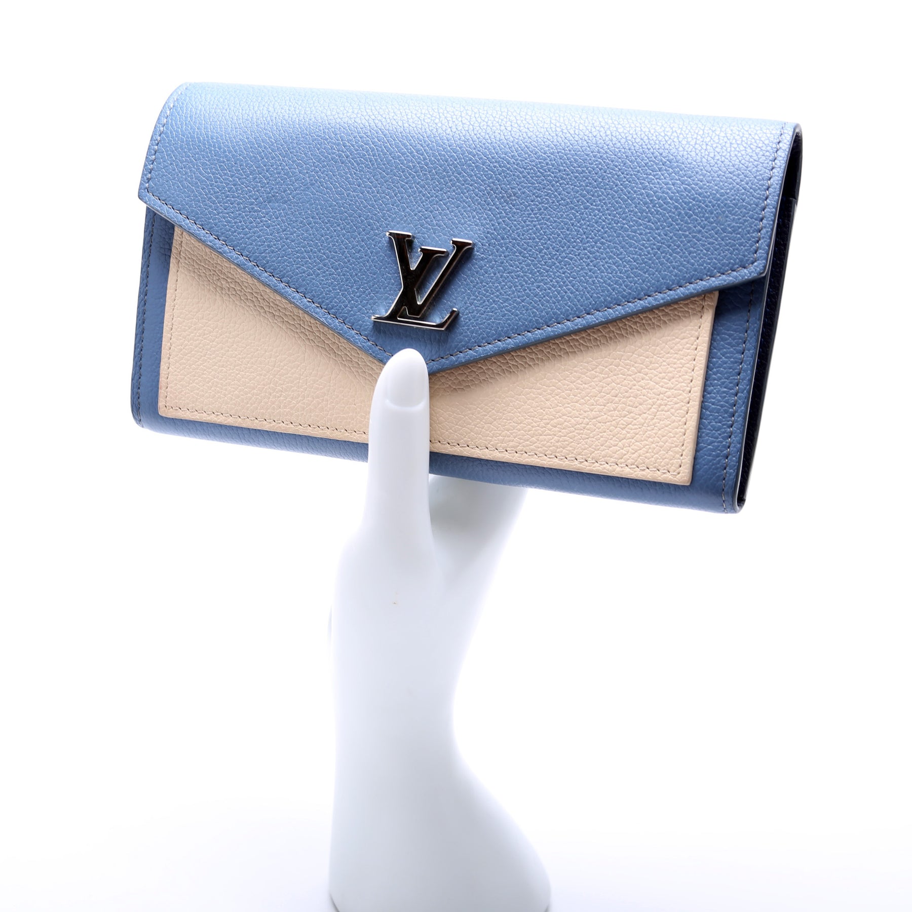 Shop Louis Vuitton MY LOCKME Calfskin Plain Leather Logo Long Wallets by  KICKSSTORE