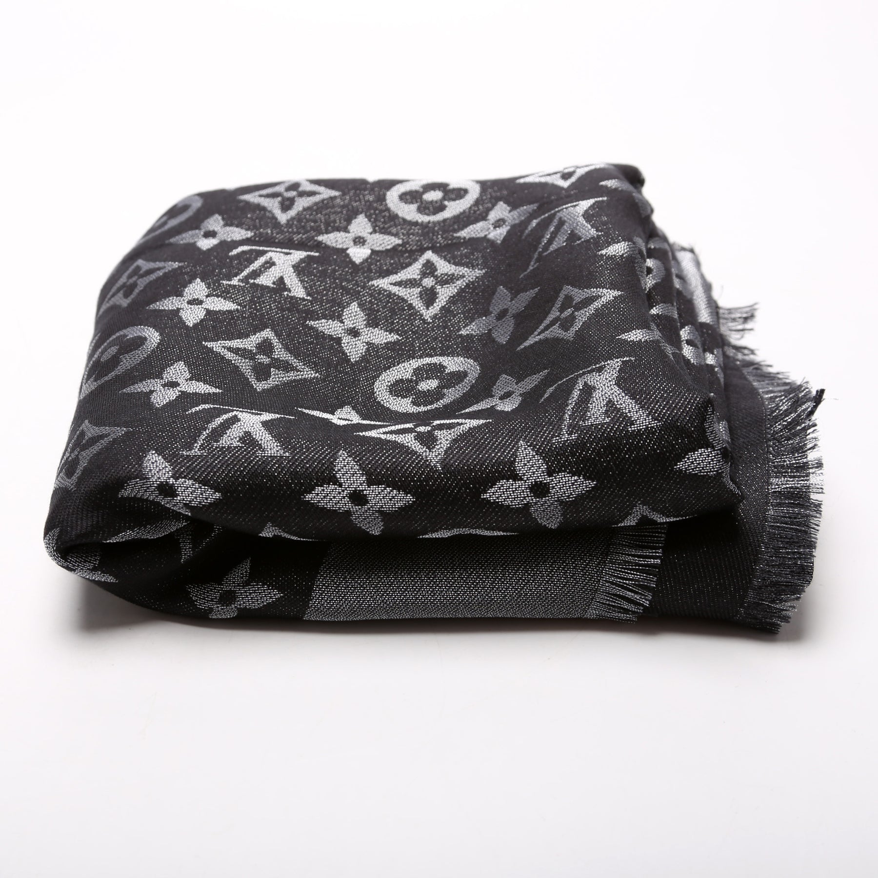 Louis Vuitton Shawl  Louis vuitton monogram shawl, Cheap louis vuitton  handbags, Louis vuitton scarf