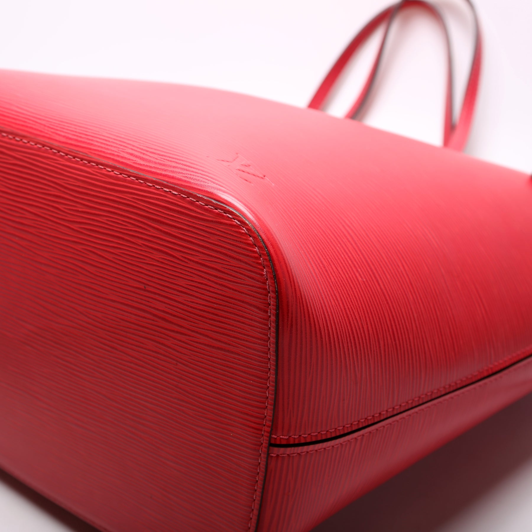 Authentic Large Red Epi Leather Louis Vuitton Lussac Handbag Bag