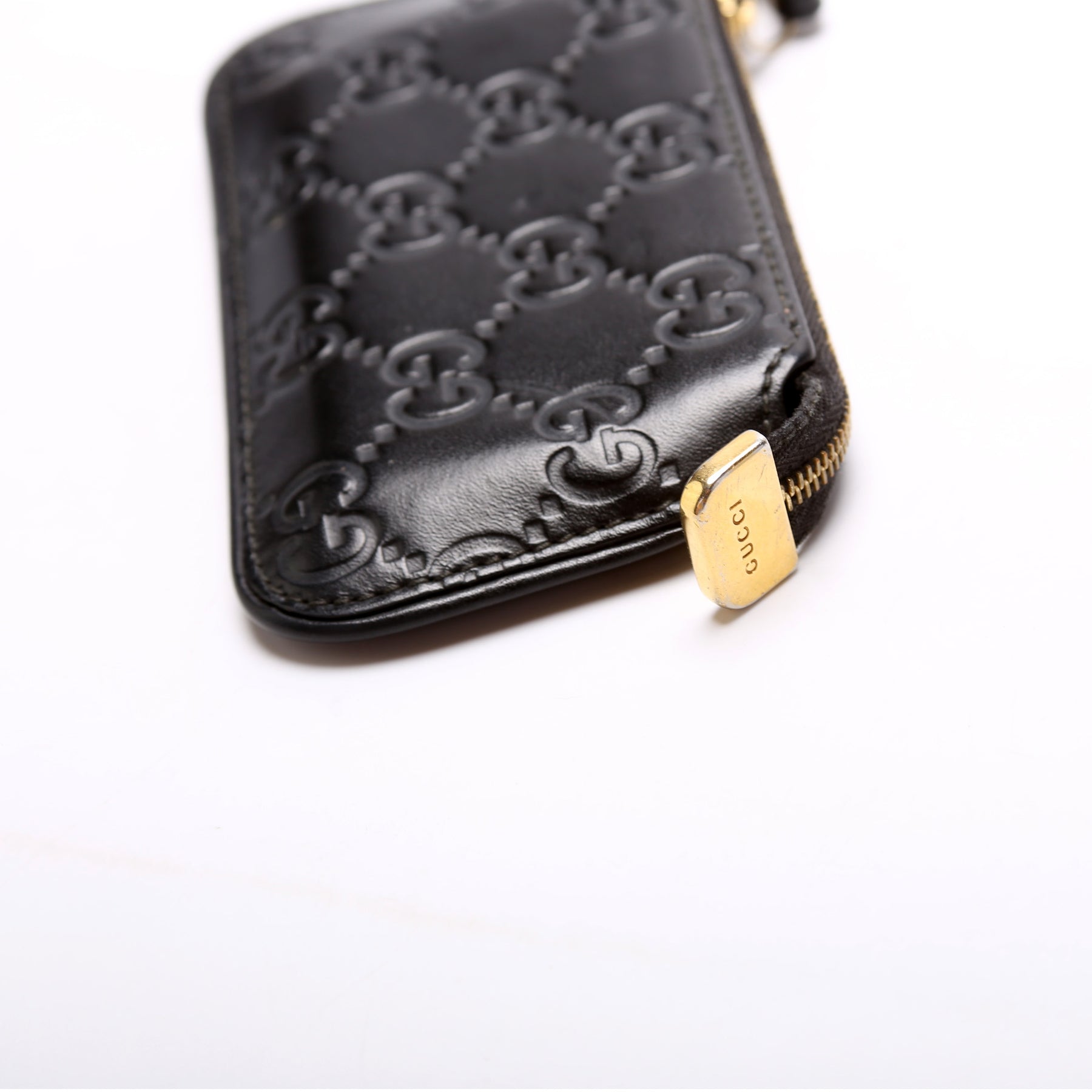 Gucci Inerlocking GG Leather Key Case in Black –