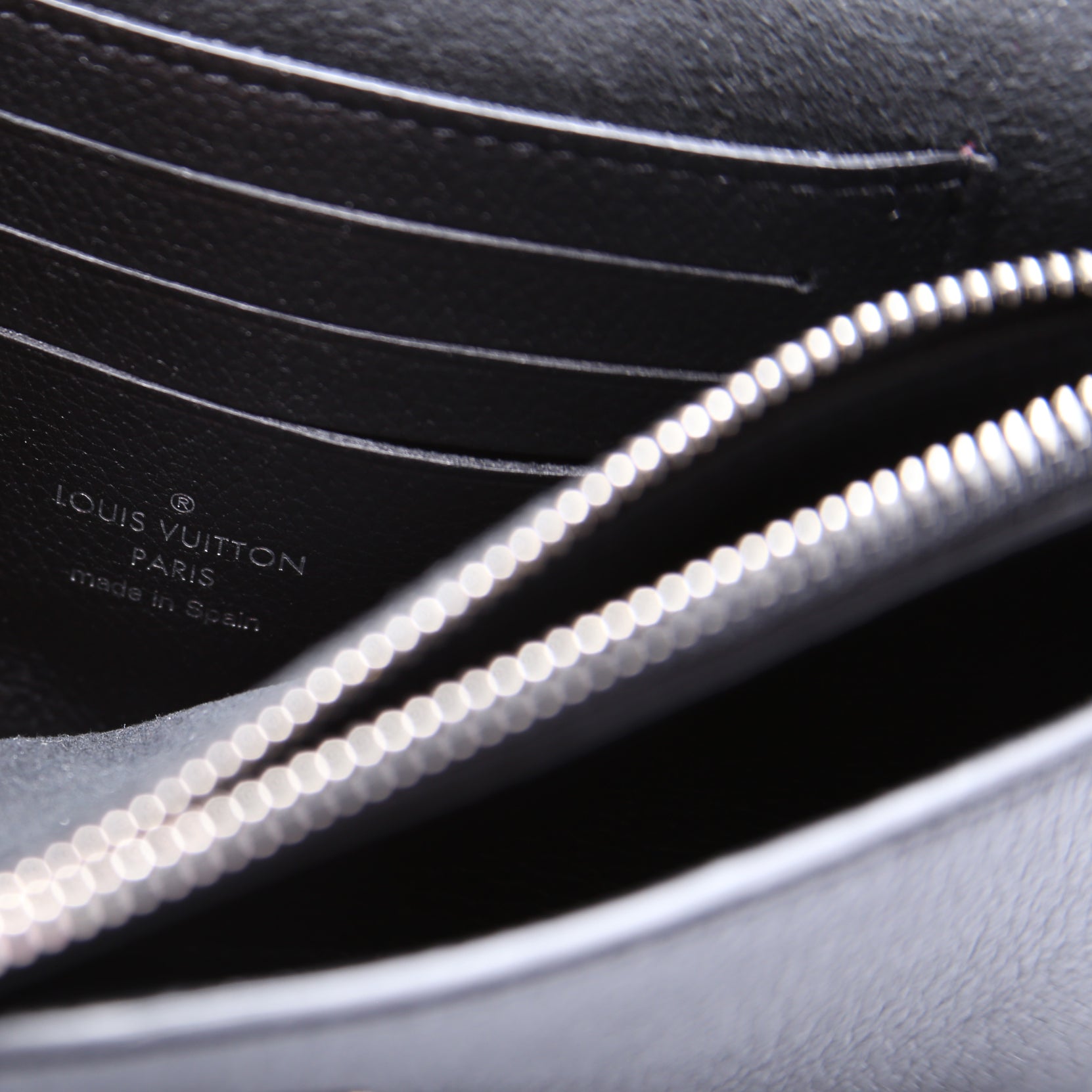Louis Vuitton 2020 MyLockMe Chain Pochette - Grey Mini Bags, Handbags -  LOU726103