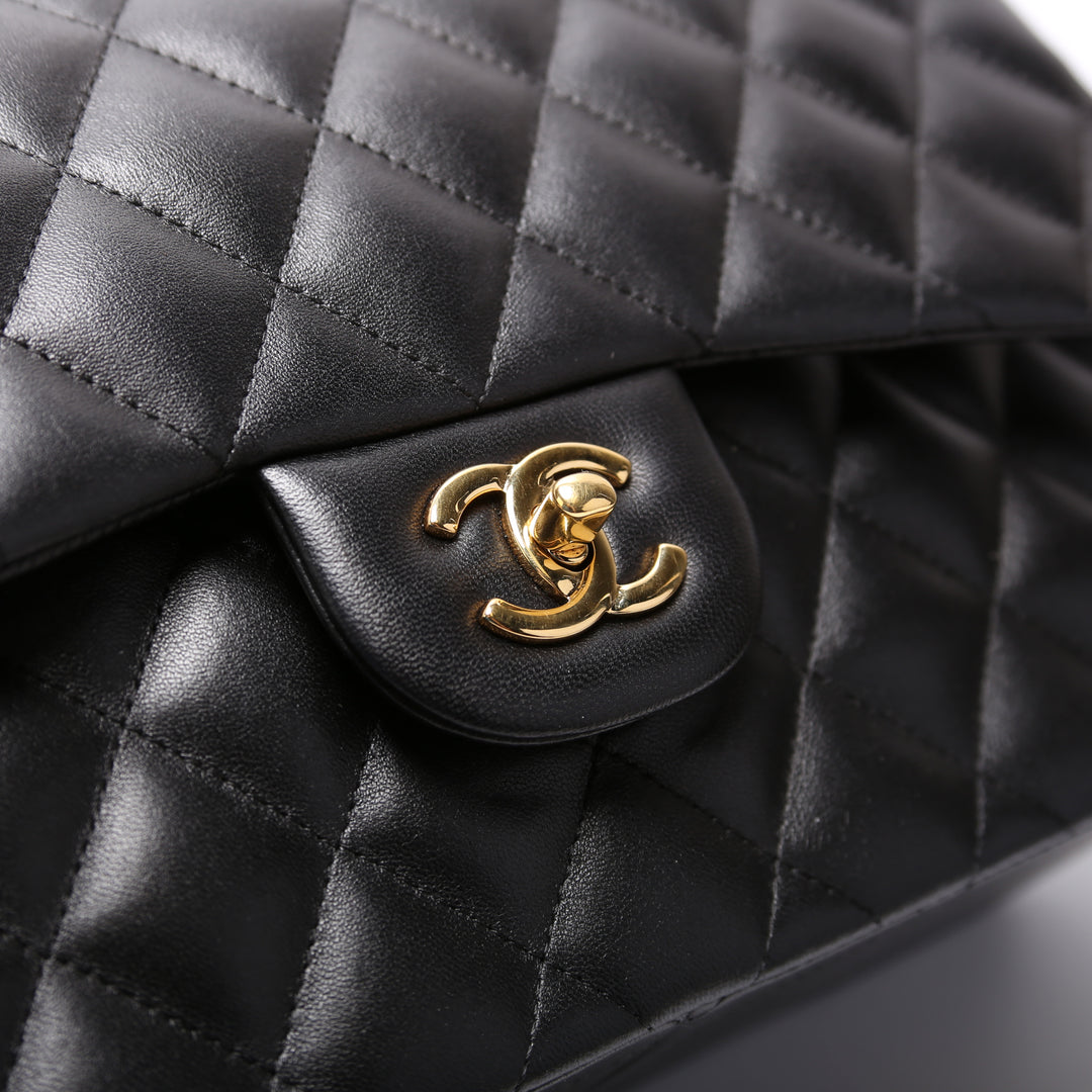Classic Flap Jumbo Lambskin 17-20M