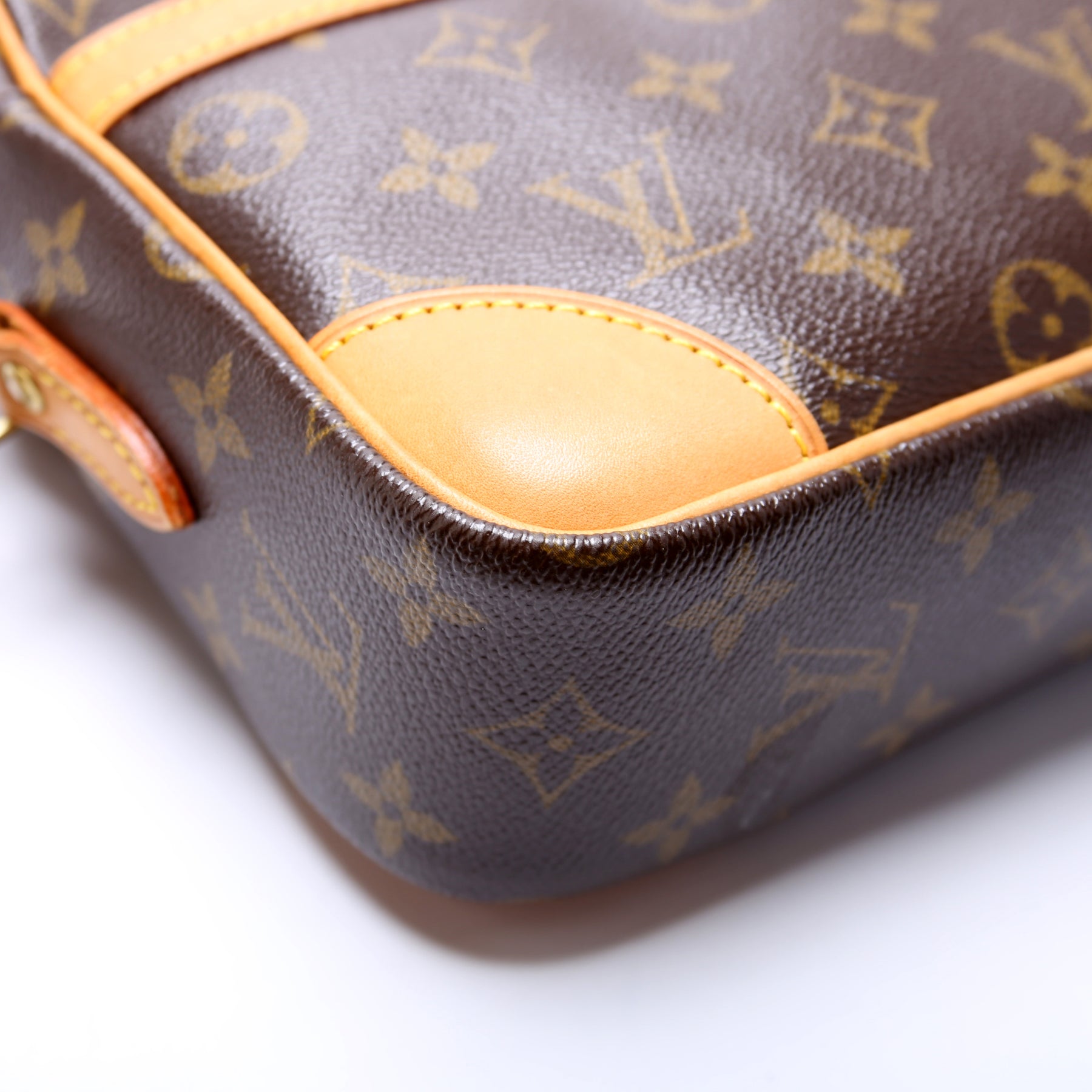 Louis Vuitton Monogram Trocadero 27 Shoulder Bag MW2210 – LuxuryPromise