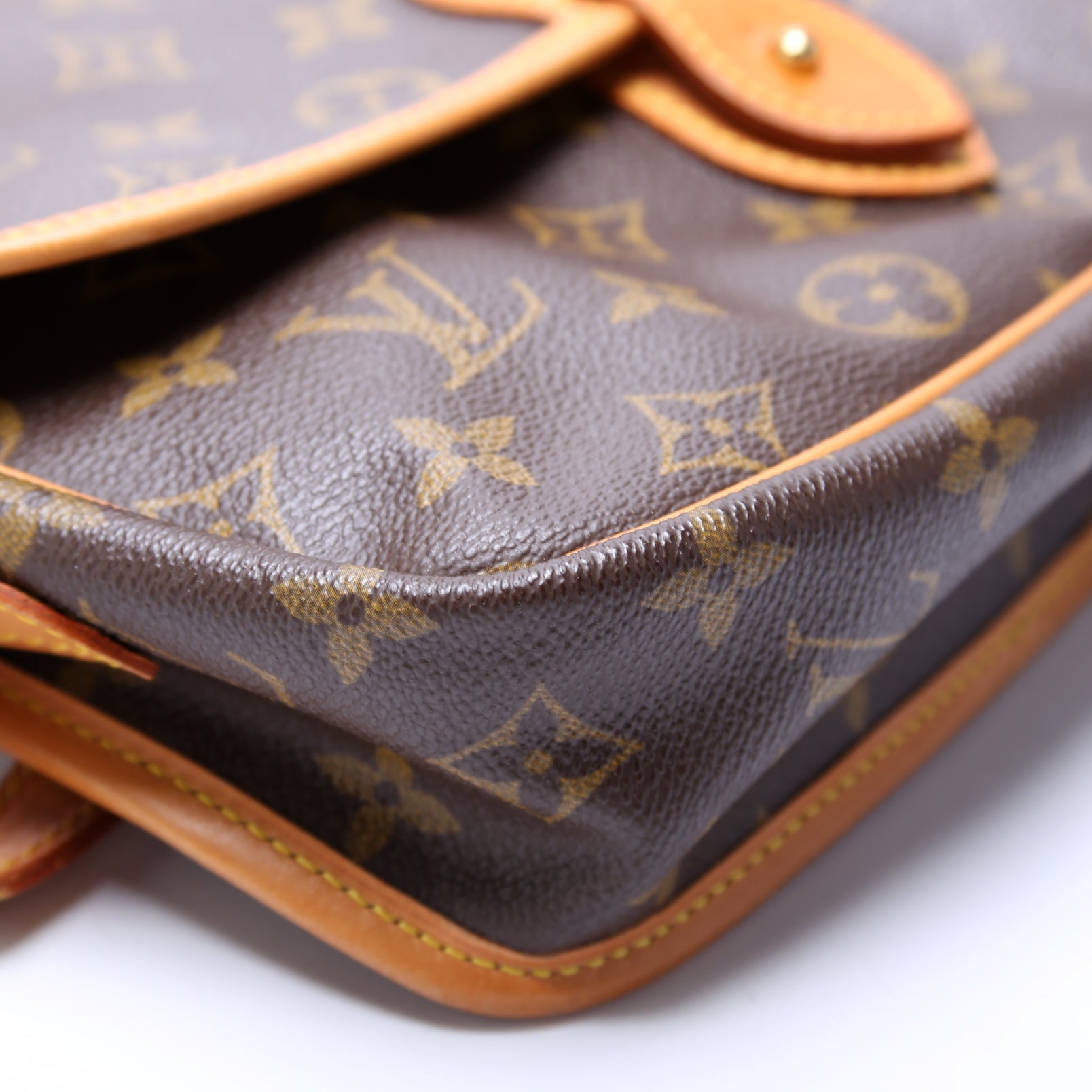 Sac Gibeciere PM Monogram – Keeks Designer Handbags