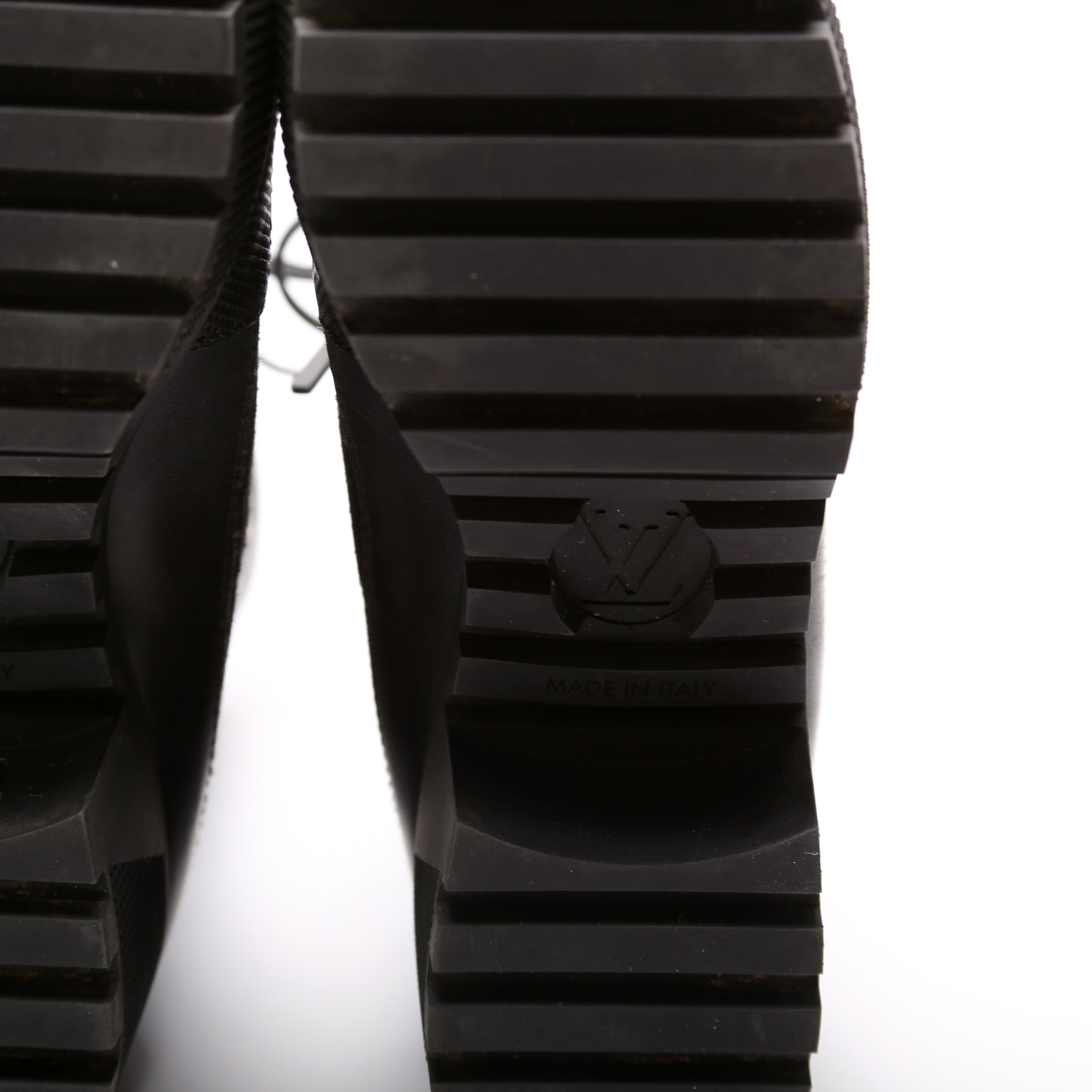 Louis Vuitton Black/White Leather Mesh Laureate Platform Desert Boots Size  40 at 1stDibs