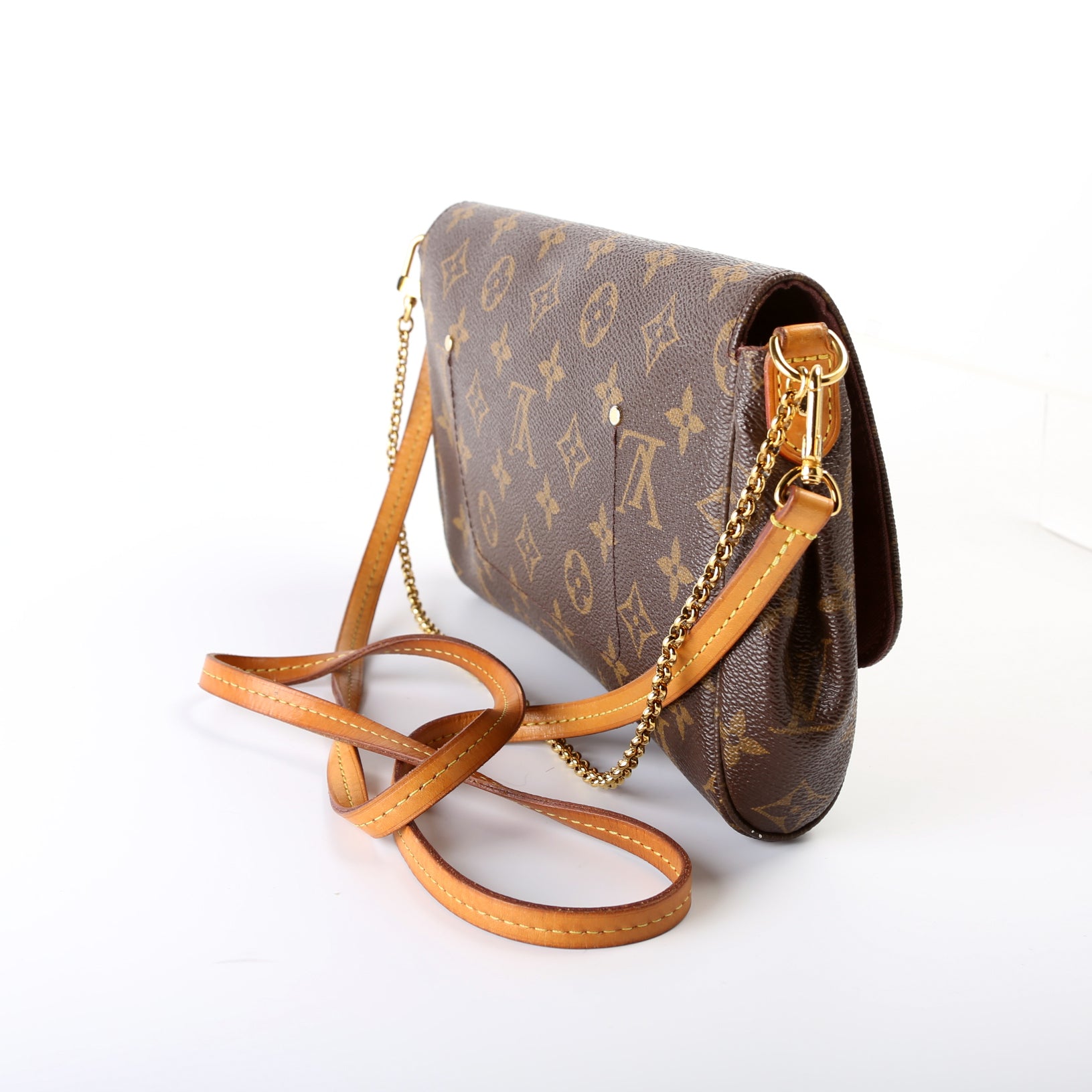 Pre-owned Louis Vuitton 2016 Monogram Favorite Mm Shoulder Bag In