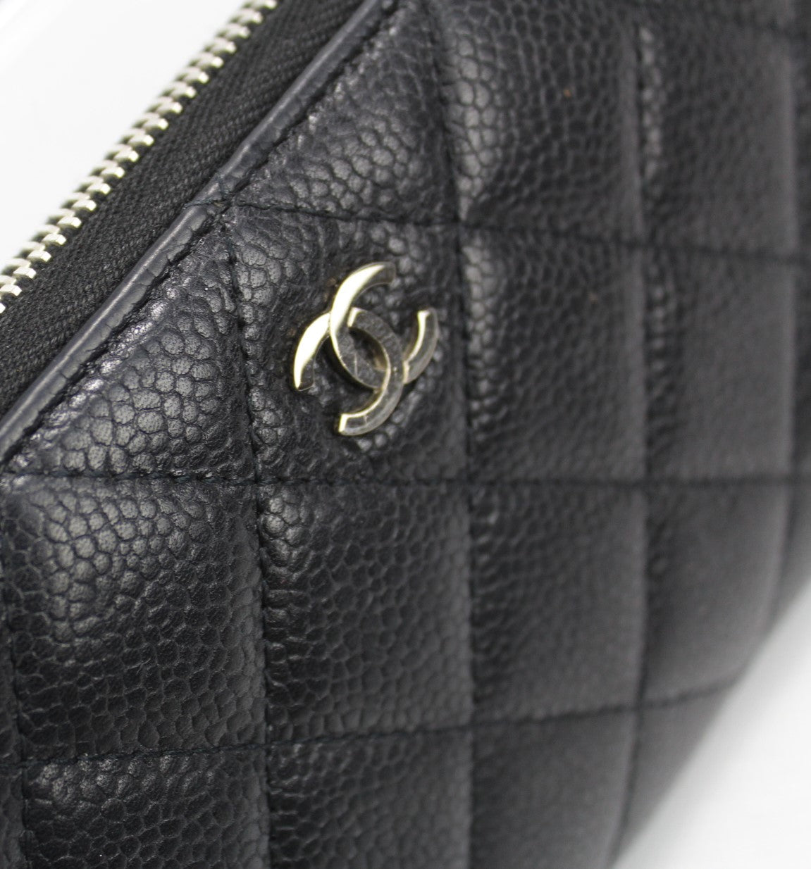 CC Caviar Small Zip Around Wallet – Keeks Designer Handbags