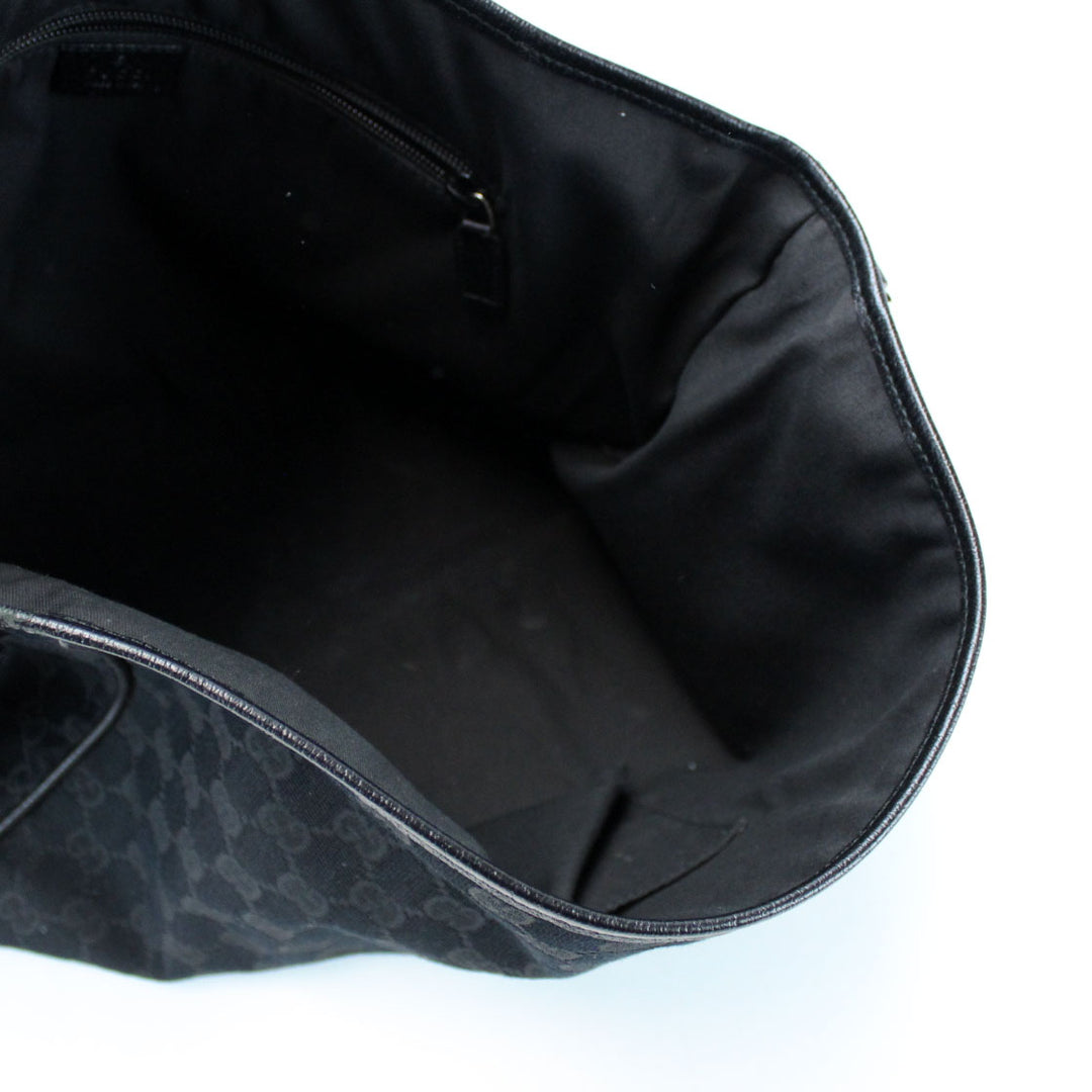 233052 GG Messenger Bag