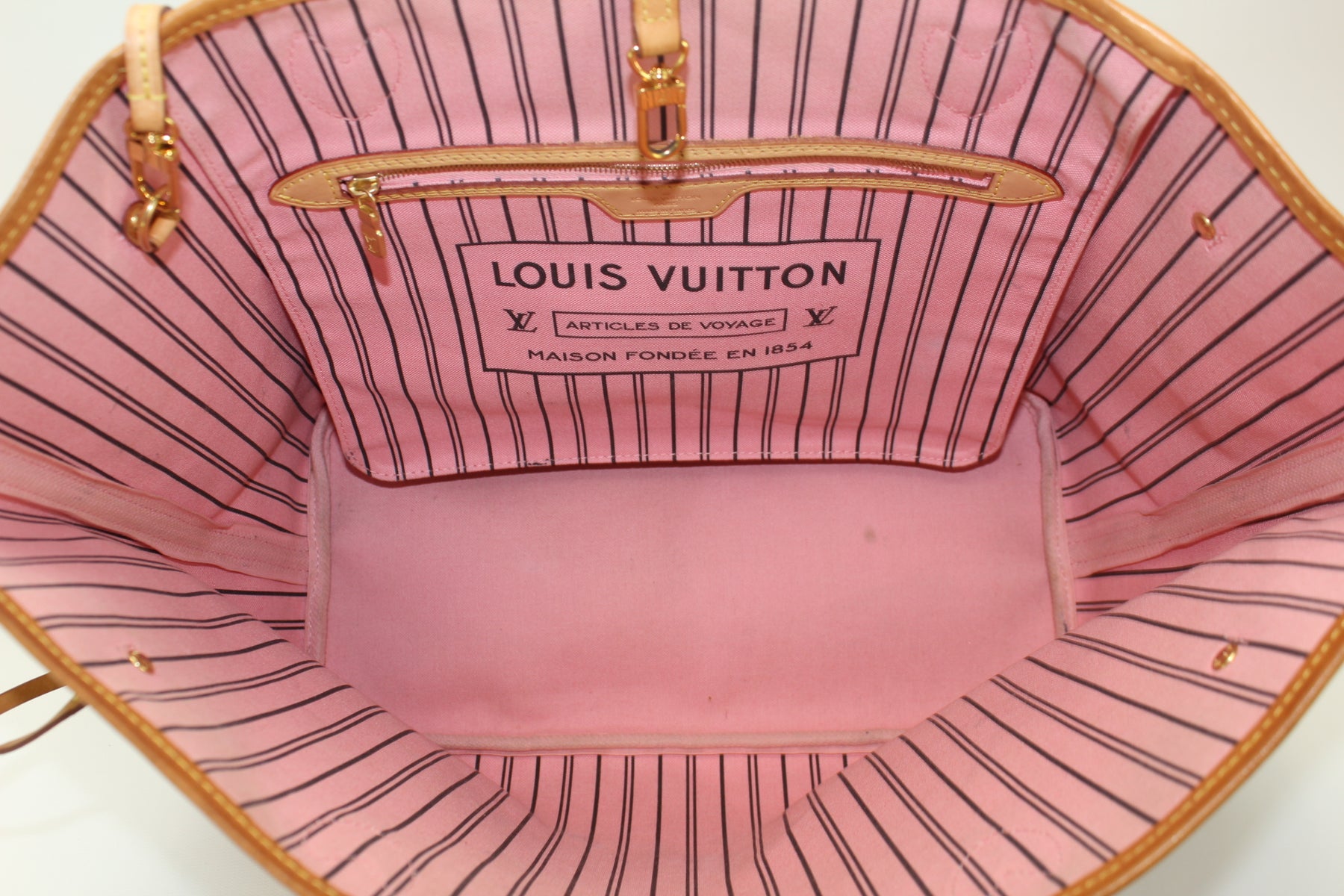 Louis Vuitton, Bags, Louis Vuitton Monogram Jungle Dot Neverfull Mm
