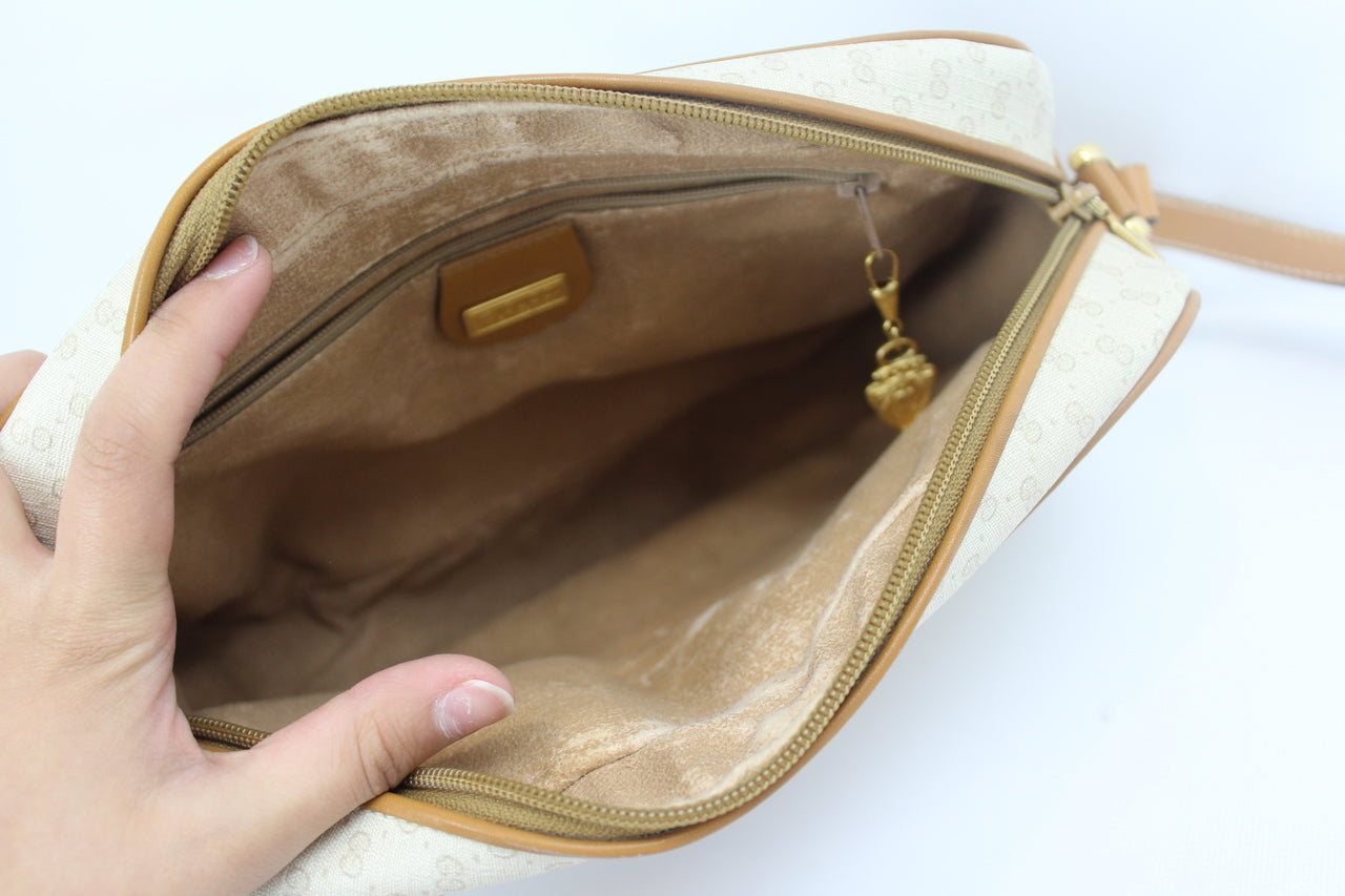 001720439 Vintage Camera Bag – Keeks Designer Handbags